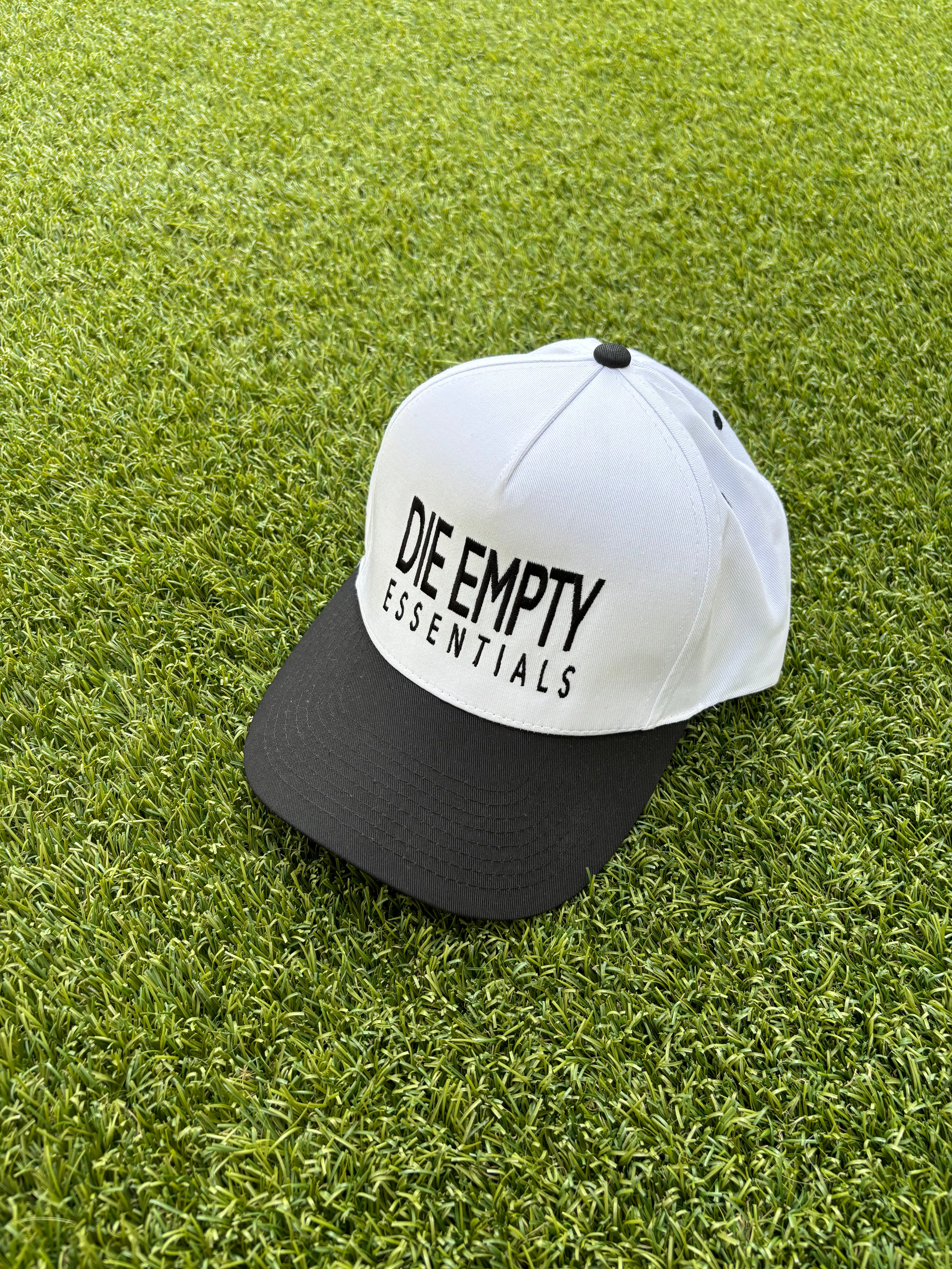 Die Empty Essentials Hats Sz 2